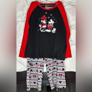 Disney | Women’s 2 Piece Fleece Mickey and Minnie Pajama Set, Size XL